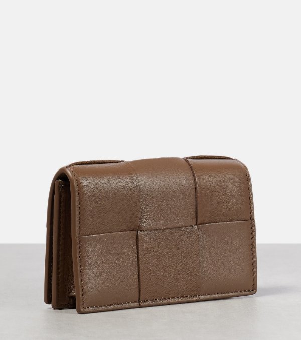 Intreccio Leather Card Case in Brown - Bottega Veneta | Mytheresa