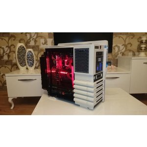 Thermaltake Level 10 GT Snow Edition ATX Full Tower Computer Case