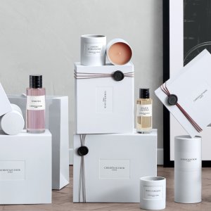Receive a complimentary travel size Maison Christian Dior Sakura with any purchase of $150 plus receive an exclusive Maison Christian Dior Discovery Gift Set with any purchase of $175 or more. SHOP NOW.