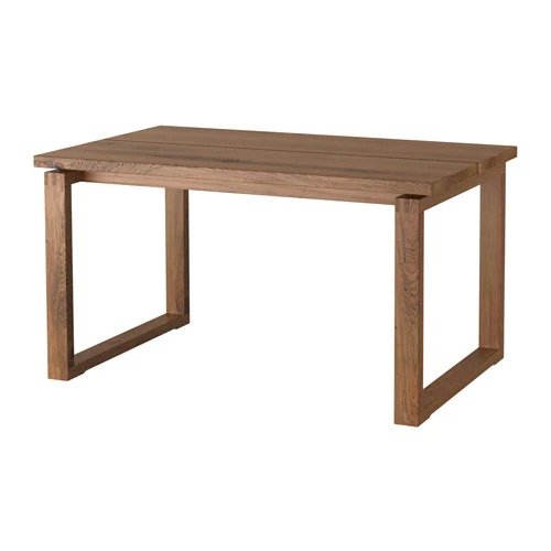 木制餐桌