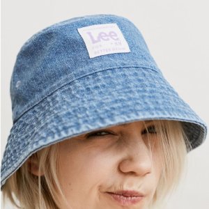 H&M 帽子专区 LEE合作款、针织帽、毛绒帽、渔夫帽都有