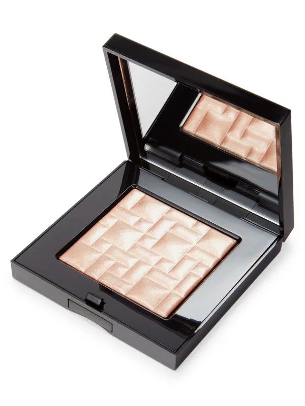 Highlighting Powder In Afternoon Glow