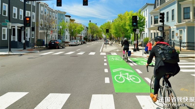 macif-mob-lesechos-pistes-cyclablesundefined-70-000-kilometres-balises-lan-prochain-en-europe-credit-shutterstock