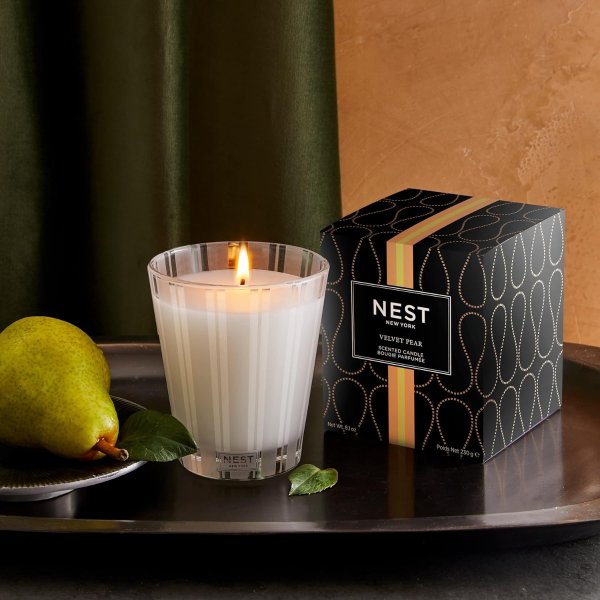 NEST Fragrances Velvet Pear Scented Classic Candle