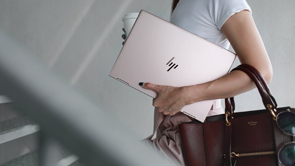 HP Spectre x360 13吋全高清触屏便携本配备8代核心$899.99 收女神粉色 