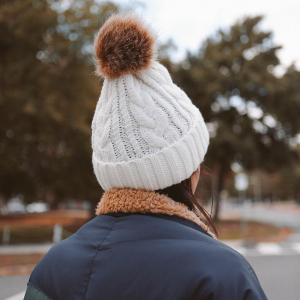 Urban Outfitters 秋冬帽子、围巾热卖 街头超潮超保暖