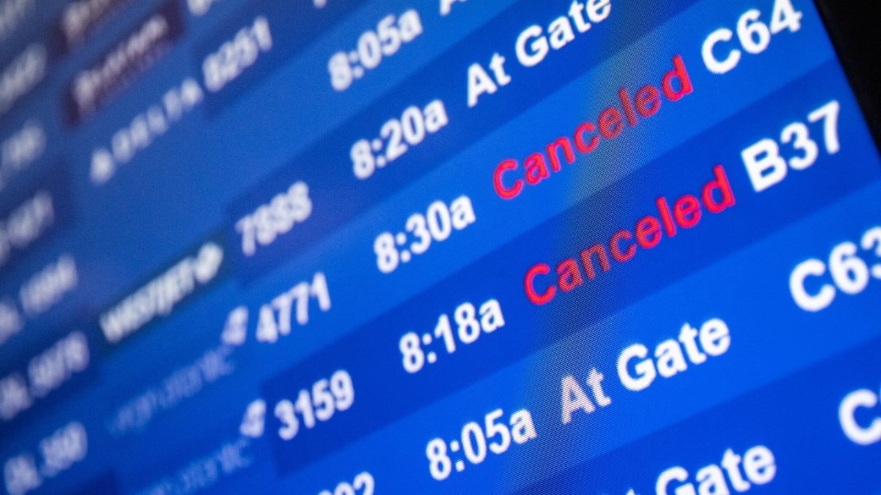 由于Omicron迅速传播，数以千计航班被取消