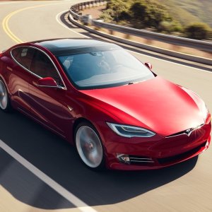 全新 Tesla Model S 豪华电动车