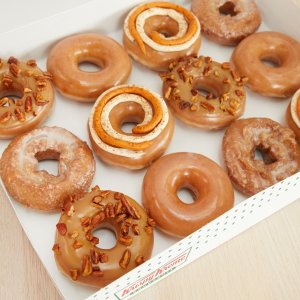 Krispy Kreme 1打装甜甜圈限优惠，多款口味可选