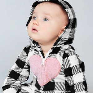 新品上市：Carter's 婴儿情人节服饰热卖，纪念宝宝第一次
