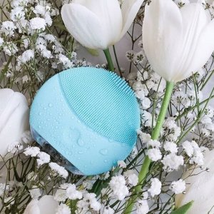 FOREO LUNA mini Silicone Face Brush with Facial Cleansing for All Skin Types