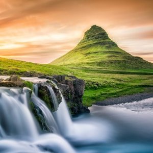 冰岛精选北极光、蓝湖、黄金圈游览热促  一生必追一次极光