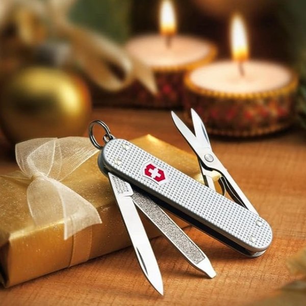 Classic SD 58mm Swiss Army Knife