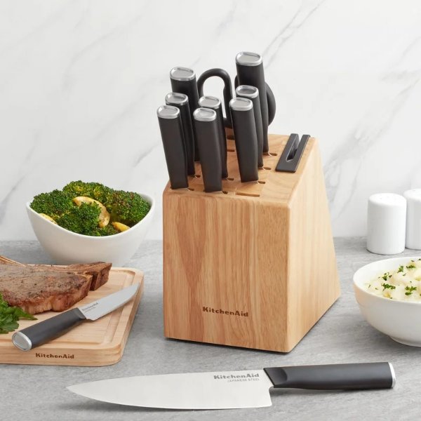 Classic 12-Piece Block Set with Built-in Knife Sharpener, Natural