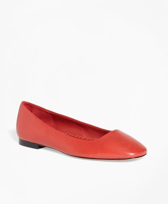 红色亮面平底鞋