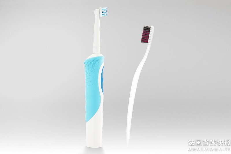 toothbrush-2127681_1280
