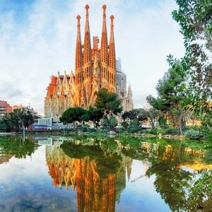 5- or 6-Day Barcelona Vacation with Hotel and Air