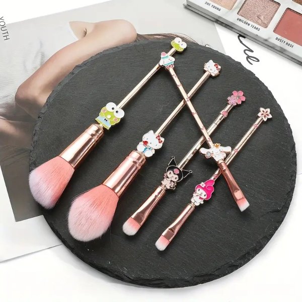 Chic Cartoon-Themed Fluffy Makeup Brushes - Versatile, High-Quality Set for Blush, Powder & Eyeshadow, Ideal Gift for Beauty Fans