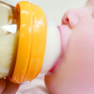 贝亲 母乳实感 宽口径 婴儿奶嘴 多种尺码可选 特价