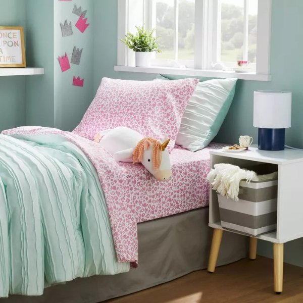 Pillowfort™ 粉色小花图案超柔微纤床具套装