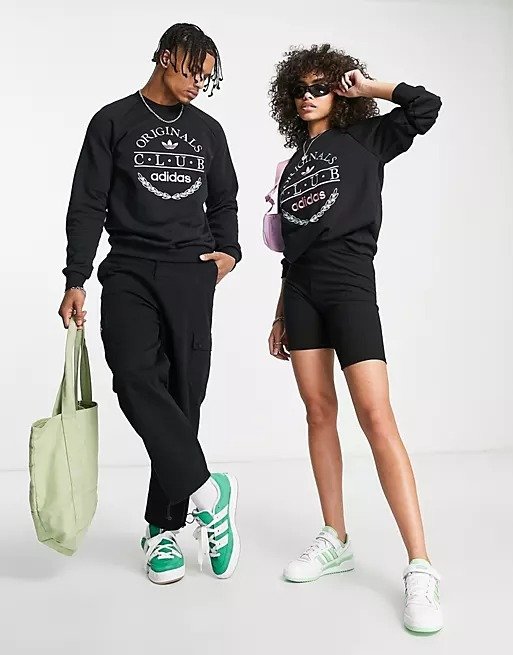 'Sports Resort' Club sweatshirt in black with front graphics