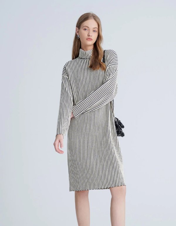 Turtle Neck Vertical Striped Pattern Knitted Dresses