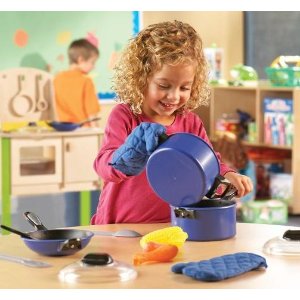 Learning Resources Pretend & Play Pro Chef Set @ Amazon