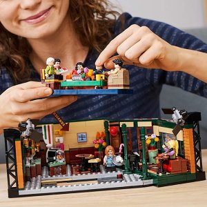 LEGO Ideas 21319 Central Perk Building Kit, New 2019