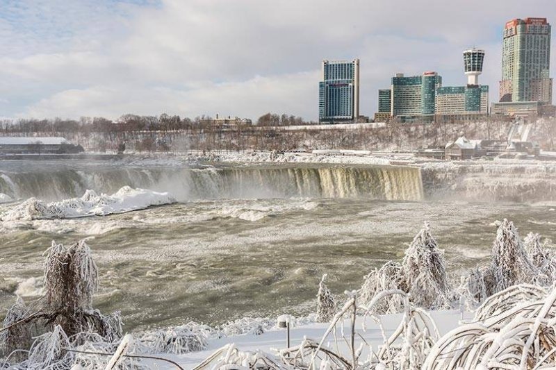 frozen-niagara-falls-4.jpg