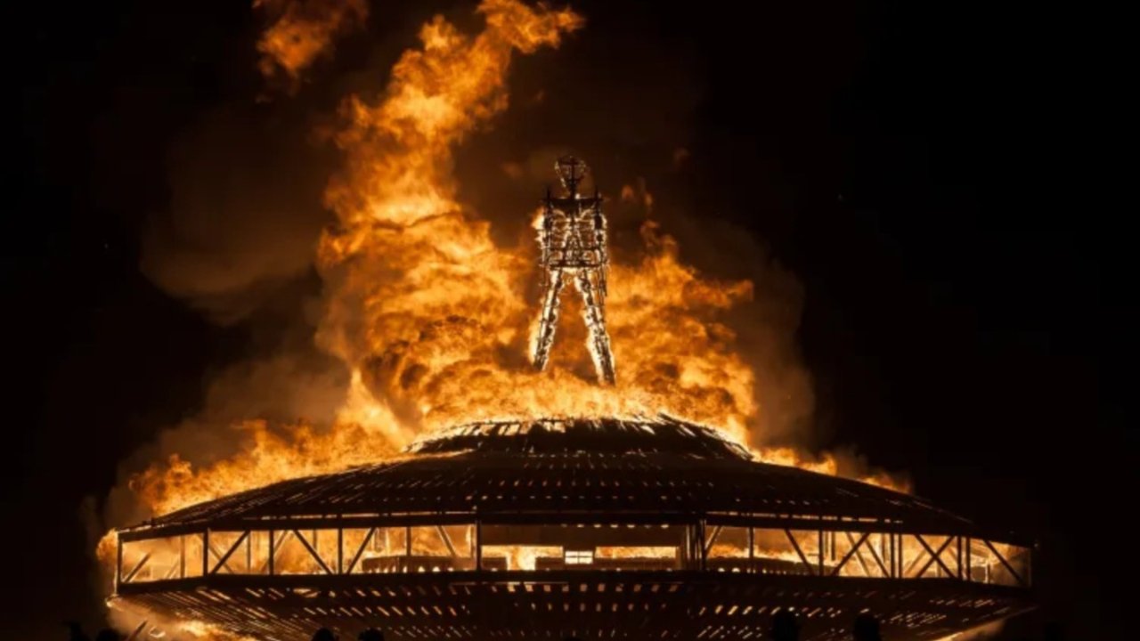 美国最好玩的节日！【火人节Burning Man】是个啥？沙漠里开party？