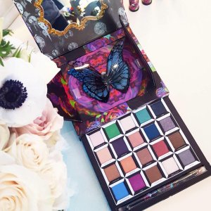Urban Decay launched New Alice Through The Looking Glass Palette