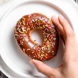 限今天：Krispy Kreme 甜甜圈网络星期一优惠活动