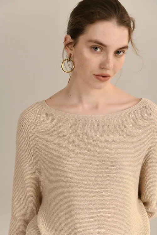 | Beige Iris Seamless Knitting Wool Sweater