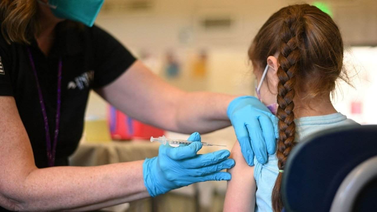 FDA授权辉瑞疫苗加强针用于5-11岁儿童