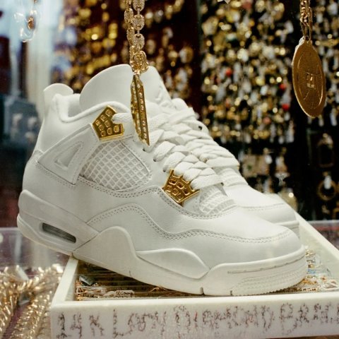 新品上市：Nike Air Jordan 4 运动鞋！白金配色即将发售！ 已发售售价$270
