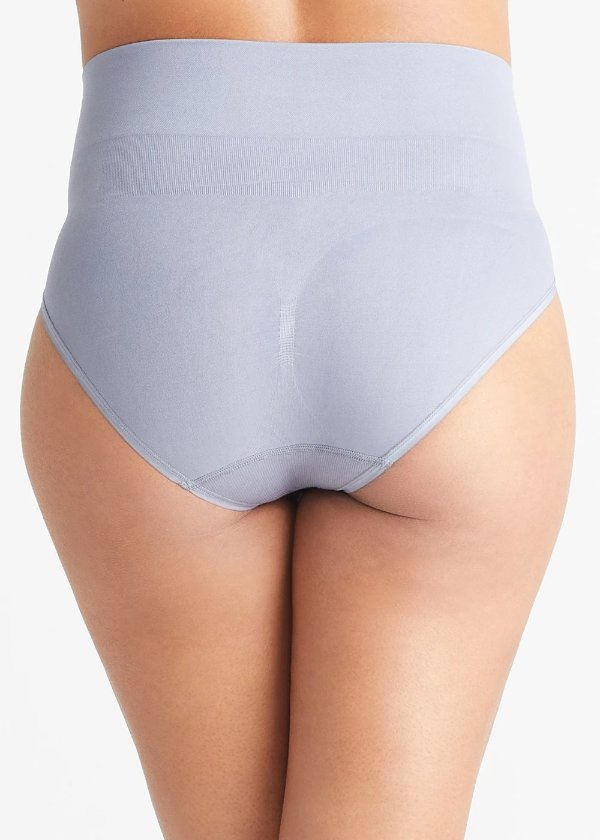 Livi Comfortably Curved Shaping Brief