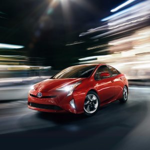 2017款 Toyota Prius混合动力家用轿车