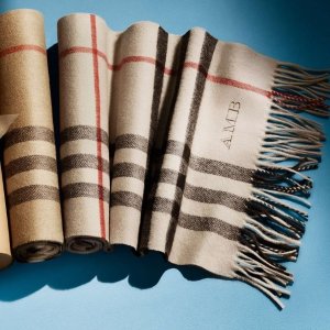 Burberry 英伦风格子羊绒围巾，丝巾等