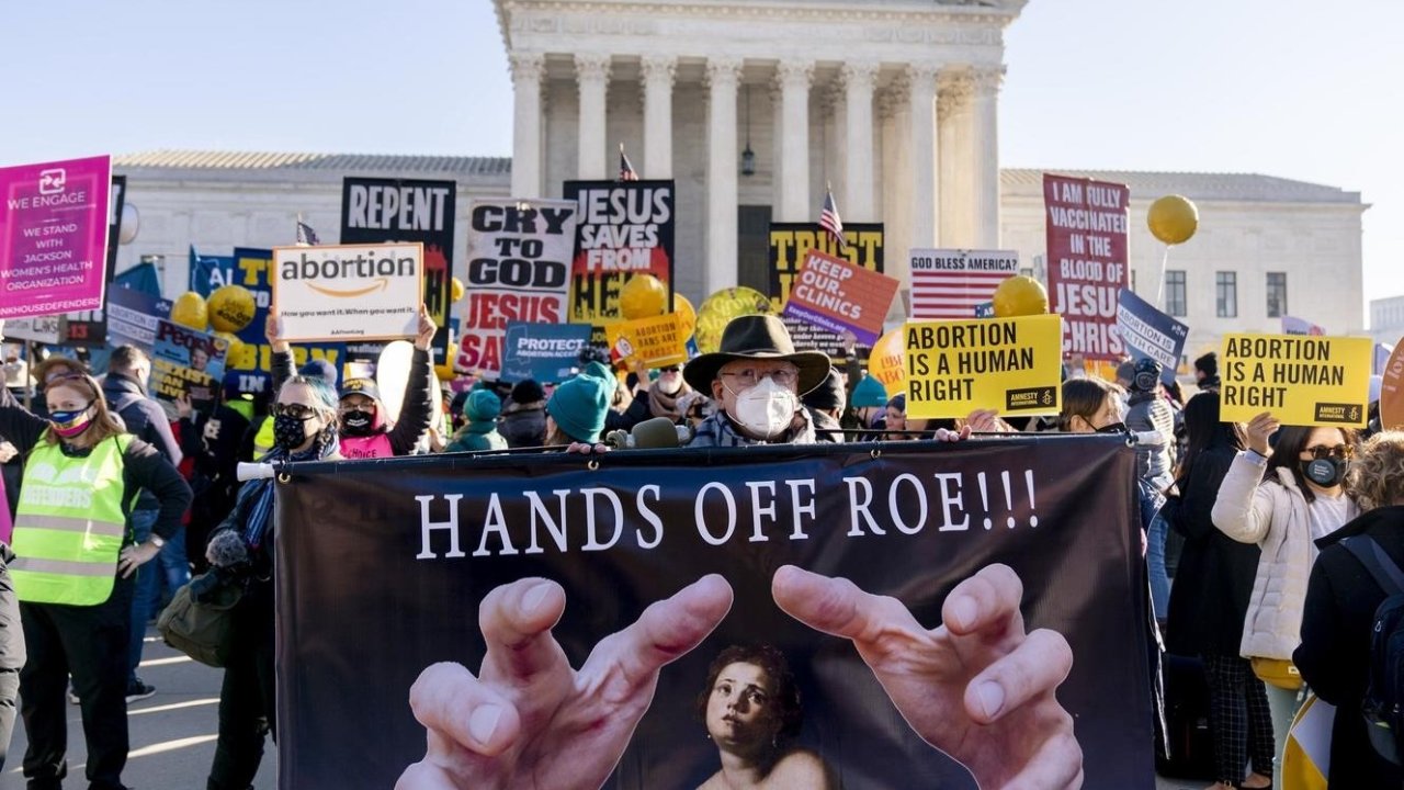 全美震动！最高法院推翻Roe v. Wade案裁决，结束了50年来的联邦堕胎权
