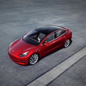 Tesla Model 3 官方首次降价传喜讯 性价比再升级