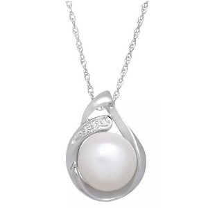 Pearl Pendant with Diamonds