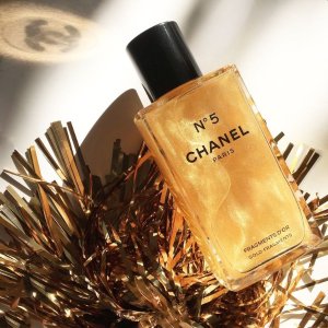 上新：Chanel 金粉流沙香水 至美之约