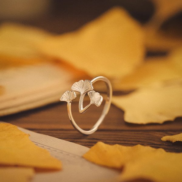 Silver Ginkgo Leaves Ring