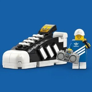 LEGO官网 七月热门 复古打字机 adidas贝壳头 VIP新人赠钥匙链
