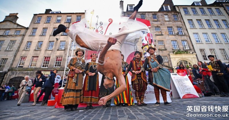 0_The-Edinburgh-Fringe-Festival-Cancelled-Edinburgh-Festival-Celebrated-On-The-Royal-Mile
