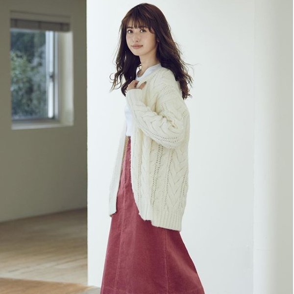 WOMEN RELAXED CABLE KNIT CARDIGAN