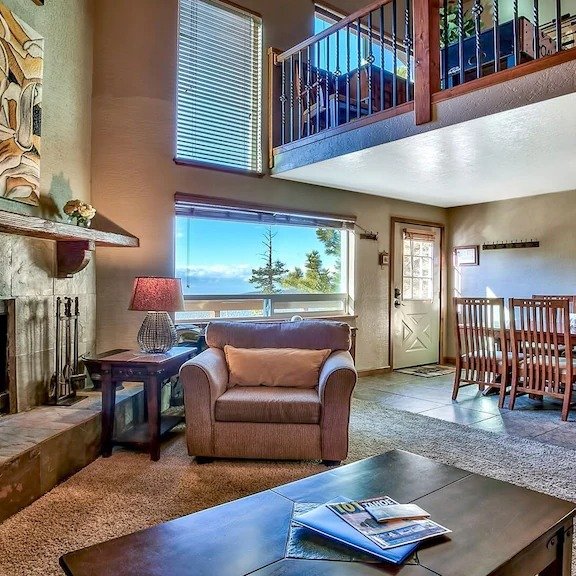 Luxury Lakeview 3 Bd 2 Bth +Loft Ski In/Out Condo - Tahoe Village