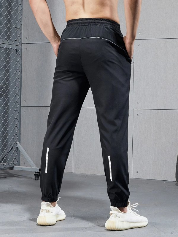 Men Solid Zip Pocket Sport Pants