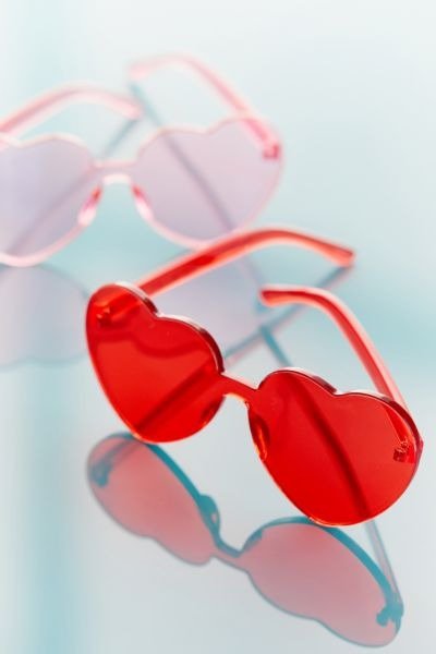 Mono-Cut Heart Sunglasses