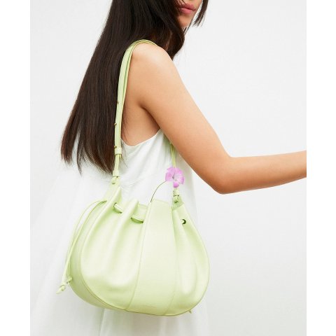 We love: @linhniller wearing our Lilium Bag in Mint